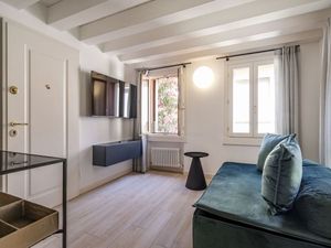 24048577-Ferienwohnung-3-Venedig-300x225-1