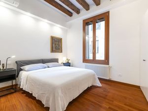 24048593-Ferienwohnung-6-Venedig-300x225-1