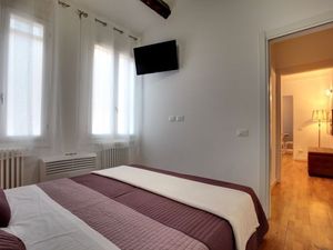 24048580-Ferienwohnung-2-Venedig-300x225-4