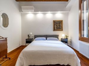 24048593-Ferienwohnung-6-Venedig-300x225-3