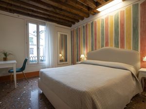 24048595-Ferienwohnung-4-Venedig-300x225-0