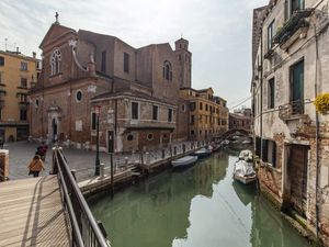 24048596-Ferienwohnung-3-Venedig-300x225-1