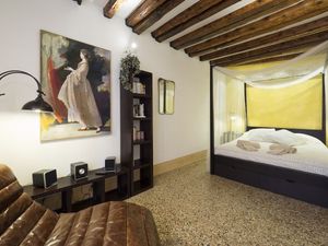 24048599-Ferienwohnung-4-Venedig-300x225-0