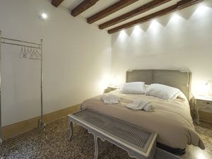 24048599-Ferienwohnung-4-Venedig-300x225-1