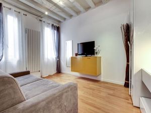 24048596-Ferienwohnung-3-Venedig-300x225-3