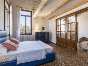 24048585-Ferienwohnung-8-Venedig-300x225-3