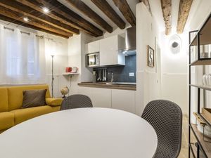 24048590-Ferienwohnung-2-Venedig-300x225-4