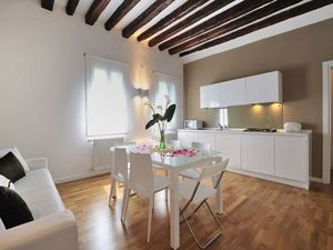 24048606-Ferienwohnung-4-Venedig-300x225-1