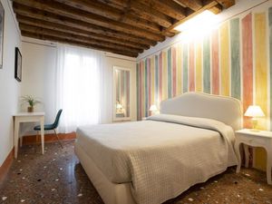 24048595-Ferienwohnung-4-Venedig-300x225-5