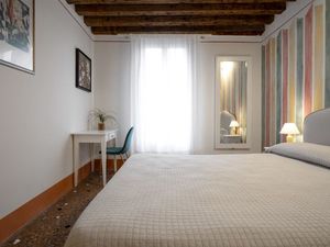 24048595-Ferienwohnung-4-Venedig-300x225-4