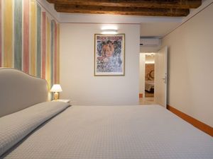 24048595-Ferienwohnung-4-Venedig-300x225-1