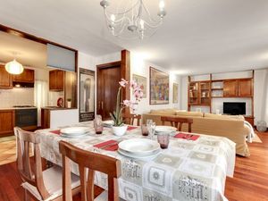 24048618-Ferienwohnung-6-Venedig-300x225-1