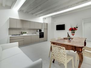 24048609-Ferienwohnung-5-Venedig-300x225-3