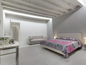 24048609-Ferienwohnung-5-Venedig-300x225-1