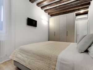 24048607-Ferienwohnung-2-Venedig-300x225-4