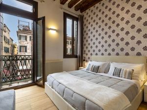 24048620-Ferienwohnung-6-Venedig-300x225-1