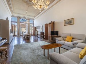 24048585-Ferienwohnung-8-Venedig-300x225-3