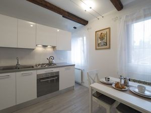 24048614-Ferienwohnung-2-Venedig-300x225-5