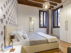 24048620-Ferienwohnung-6-Venedig-300x225-4