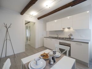 24048614-Ferienwohnung-2-Venedig-300x225-3