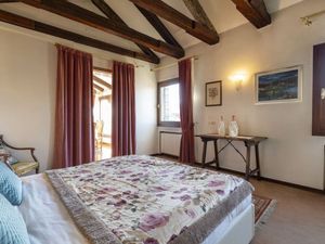 24048610-Ferienwohnung-7-Venedig-300x225-5