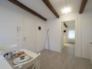 24048614-Ferienwohnung-2-Venedig-300x225-1