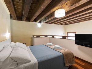 24048631-Ferienwohnung-4-Venedig-300x225-4