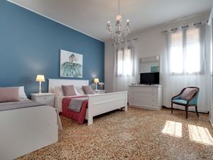 24048630-Ferienwohnung-10-Venedig-300x225-4