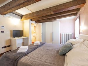 24048635-Ferienwohnung-4-Venedig-300x225-4