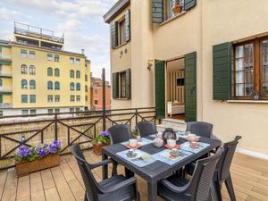 24048623-Ferienwohnung-6-Venedig-300x225-5