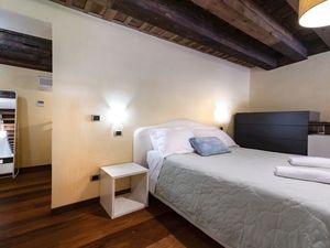 24048633-Ferienwohnung-4-Venedig-300x225-1