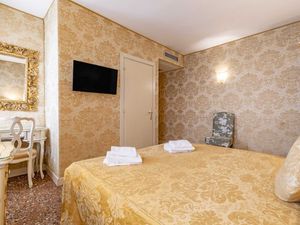 24048641-Ferienwohnung-2-Venedig-300x225-1