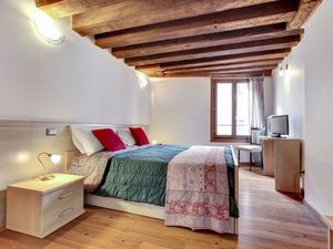 24048642-Ferienwohnung-6-Venedig-300x225-4