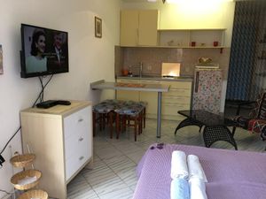 23327807-Ferienwohnung-2-Veprinac-300x225-4