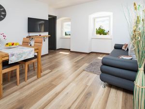 23756553-Ferienwohnung-4-Veprinac-300x225-2