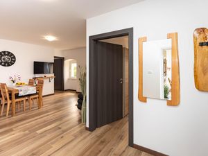 23756553-Ferienwohnung-4-Veprinac-300x225-5