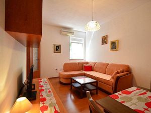 23327771-Ferienwohnung-3-Veprinac-300x225-5