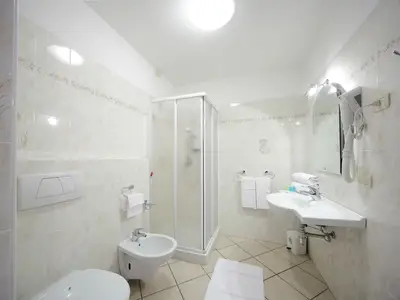 BathRoom BathRoom