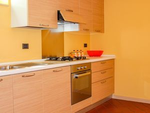 23883798-Ferienwohnung-4-Vercana-300x225-5