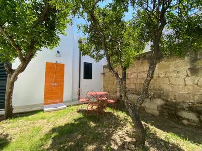 exterior exterior