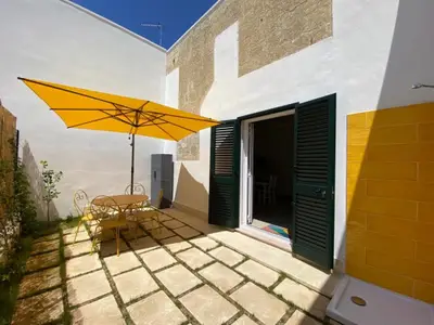 exterior exterior