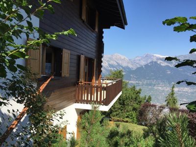 grosser Balkon mit fantastischer SIcht ins Wallis