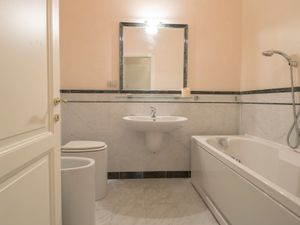 23845718-Ferienwohnung-5-Viareggio-300x225-1