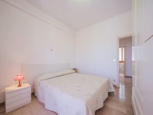 23869341-Ferienwohnung-5-Viareggio-300x225-5