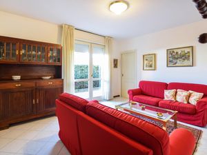 23767265-Ferienwohnung-4-Viareggio-300x225-2