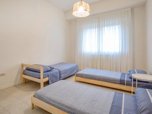 24003935-Ferienwohnung-5-Viareggio-300x225-4