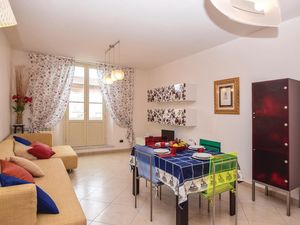 23730390-Ferienwohnung-4-Viareggio-300x225-2