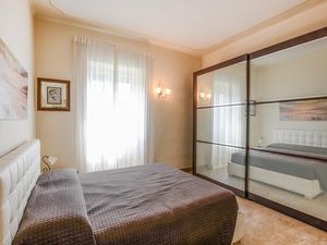 23765871-Ferienwohnung-6-Viareggio-300x225-3