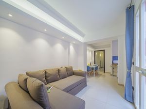 23868143-Ferienwohnung-3-Viareggio-300x225-0