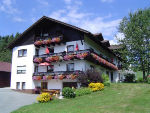 22140629-Ferienwohnung-4-Viechtach-300x225-1